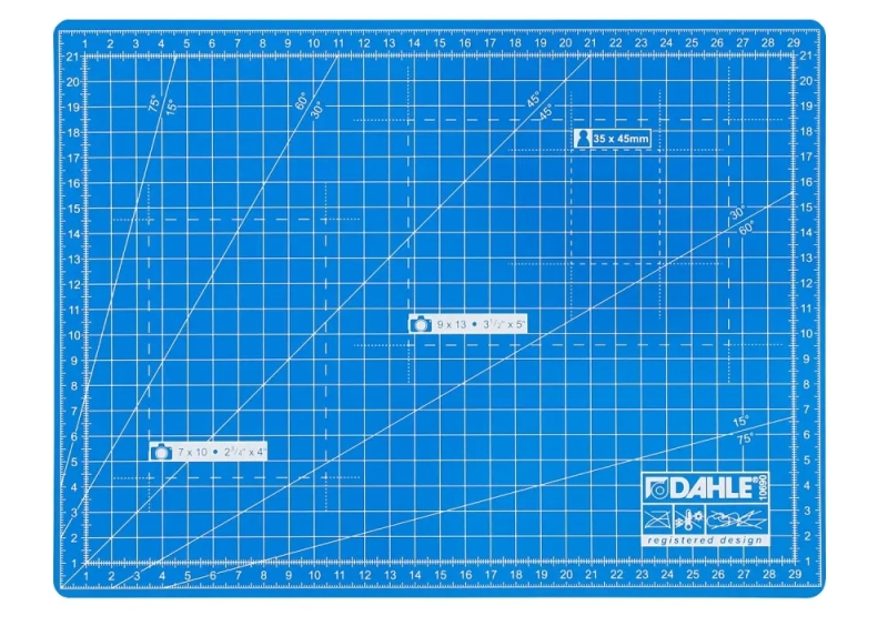 Dahle 10690 Plancha de Corte A4 22x30cm - 5 Capas con Nucleo Resistente al Corte - Lineas de Orienta